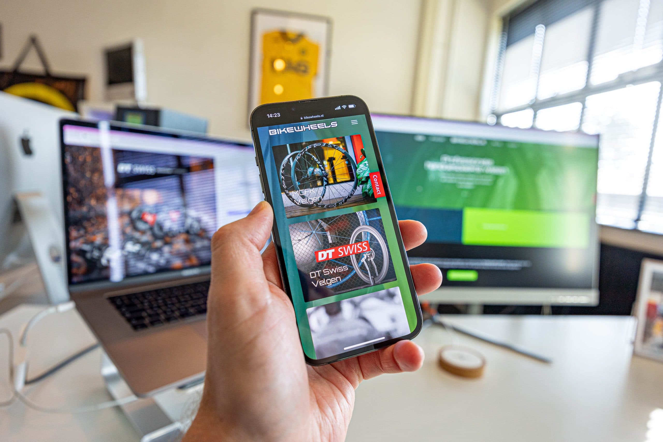 Neem geen belangrijke tekst op in afbeeldingen